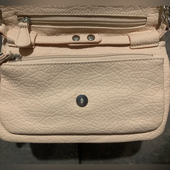 Nine West sling bag in mint condition - Picture 5 of 6